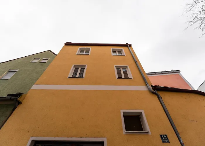 Moderne Stadtwohnung An Der Fussgaengerzone, Smart Tv, Kingsize-Bett, Couch, Kueche