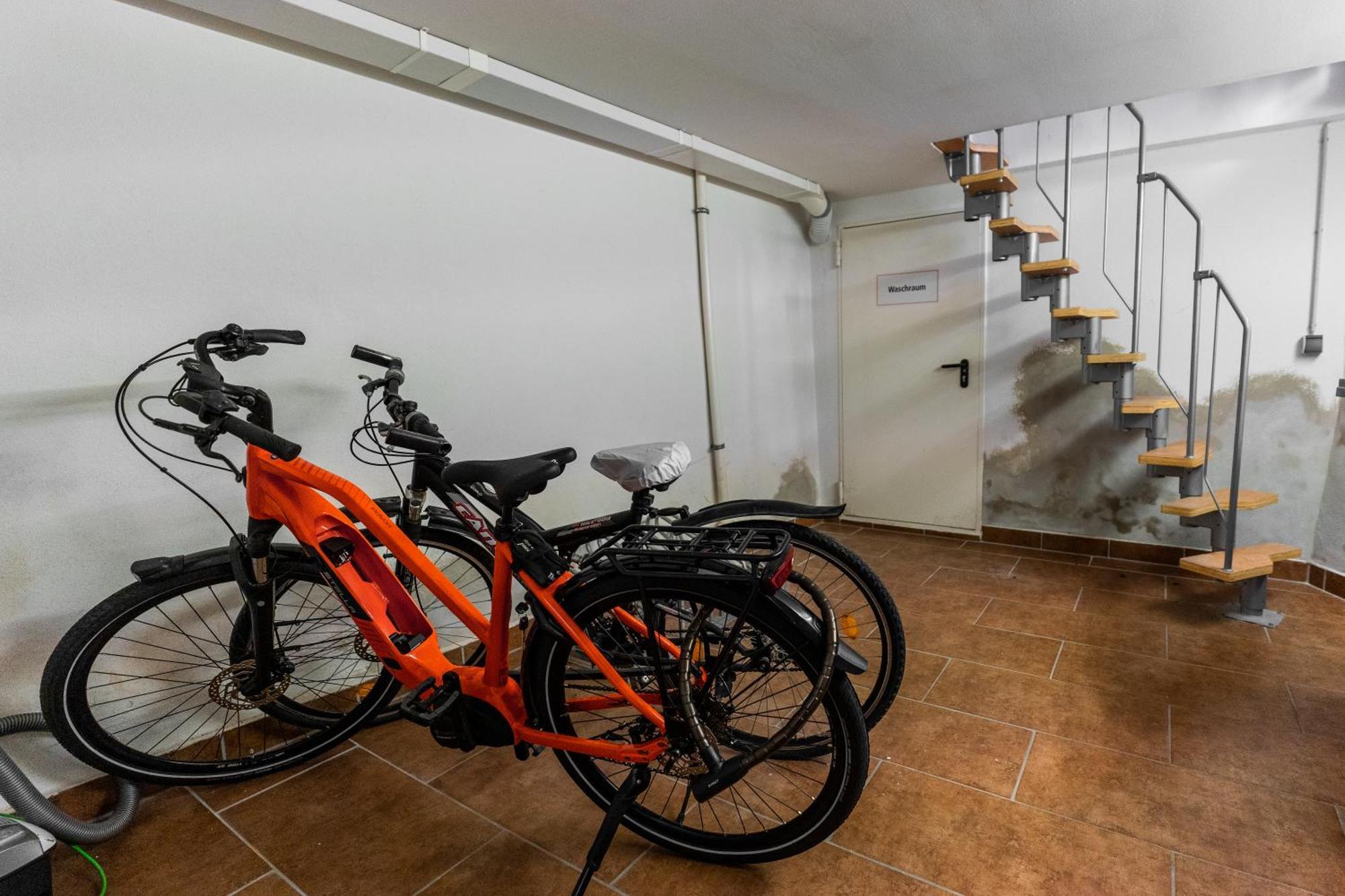 Moderne Stadtwohnung An Der Fussgaengerzone, Smart Tv, Kingsize-bett, Couch, Kueche