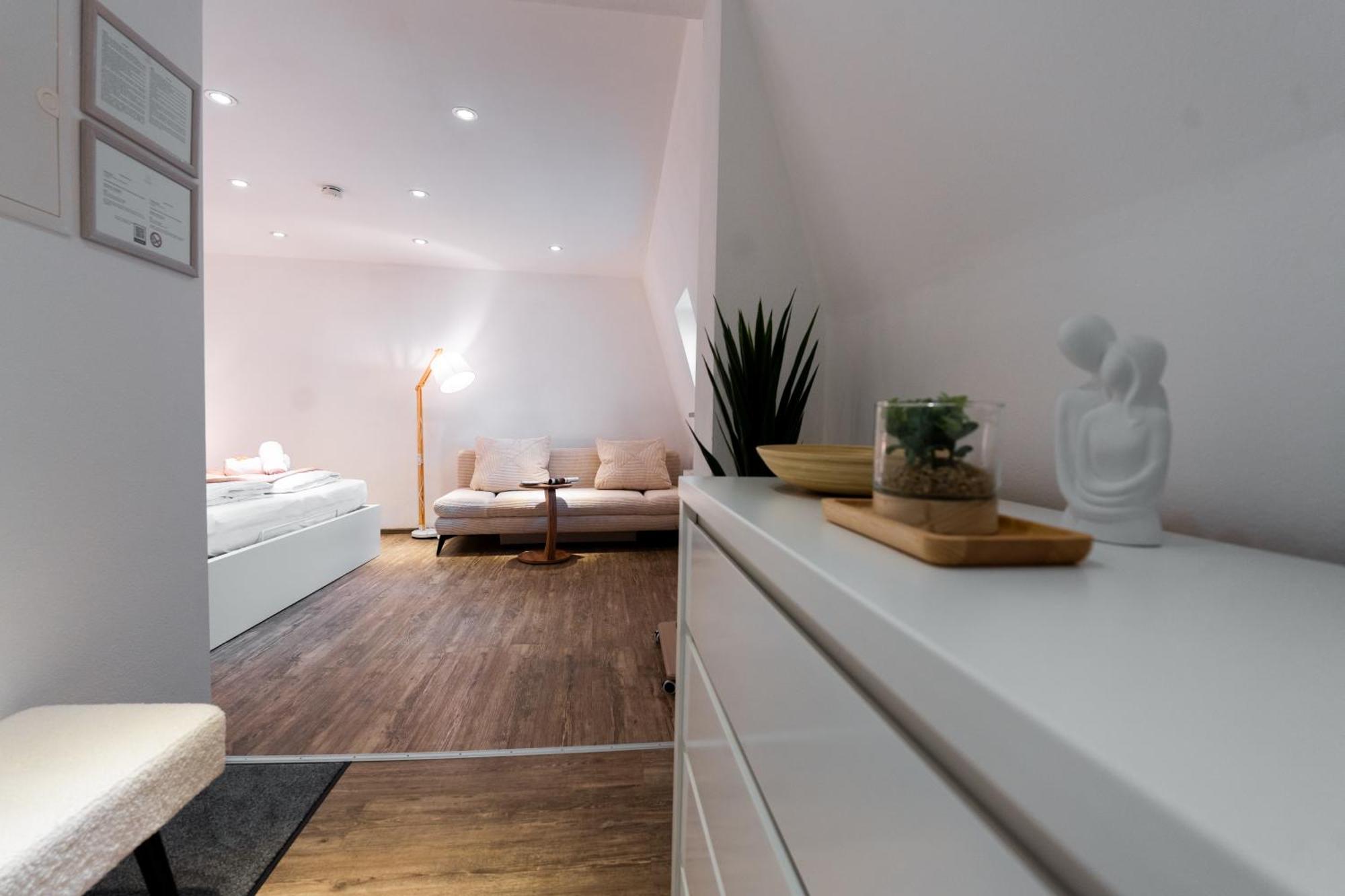 Apartment Moderne Stadtwohnung An Der Fussgaengerzone, Smart Tv, Kingsize-bett, Couch, Kueche