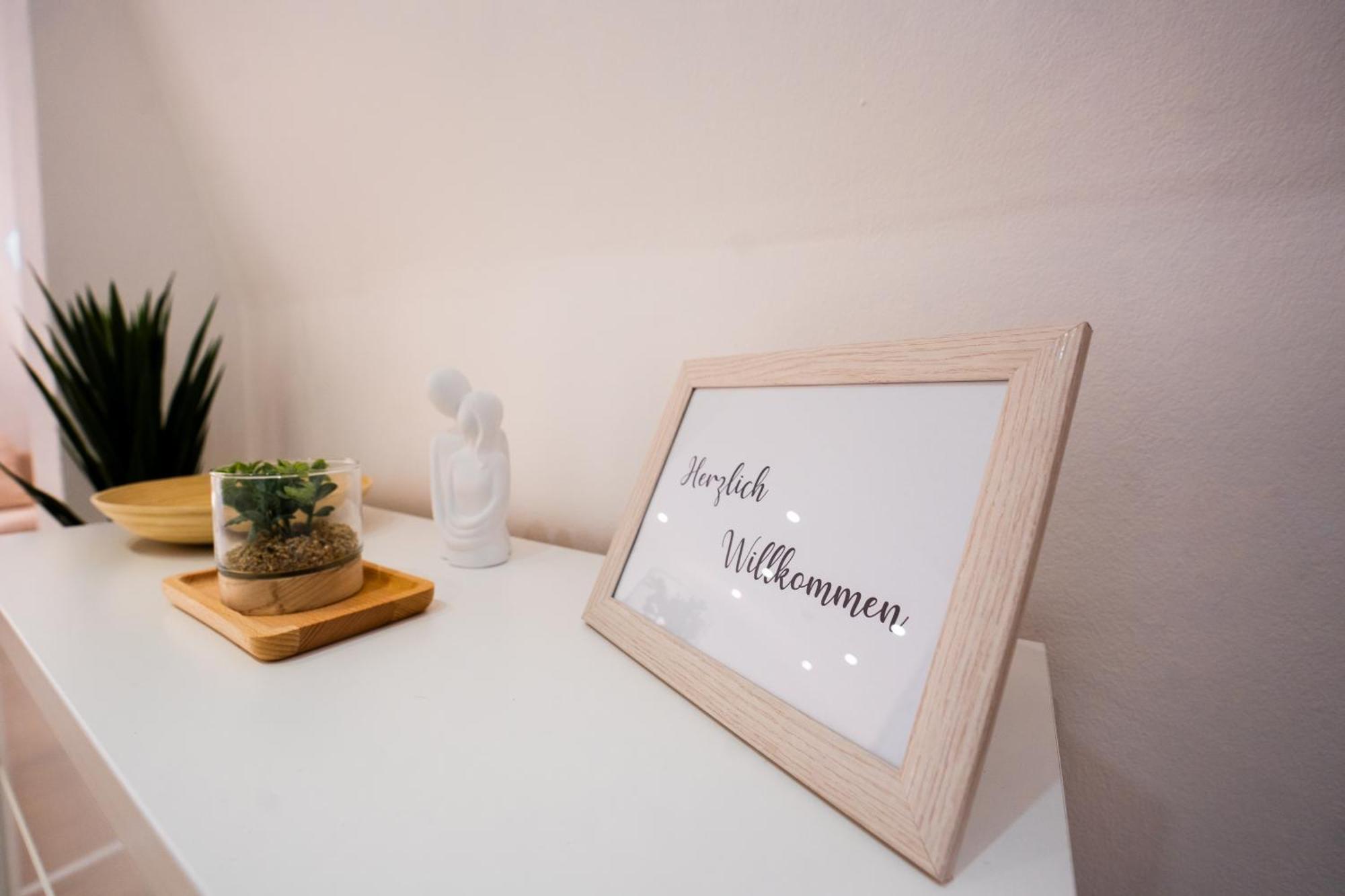 Moderne Stadtwohnung An Der Fussgaengerzone, Smart Tv, Kingsize-bett, Couch, Kueche *
