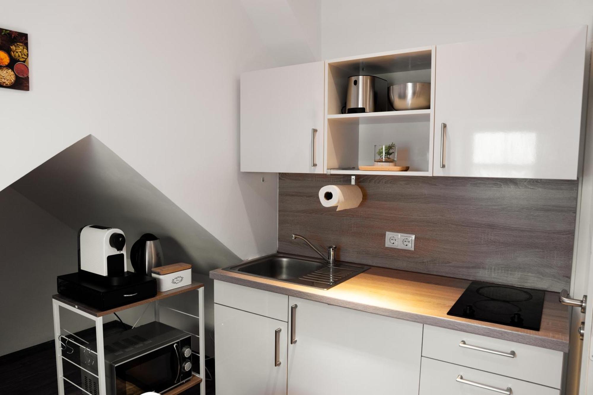 Apartment Moderne Stadtwohnung An Der Fussgaengerzone, Smart Tv, Kingsize-bett, Couch, Kueche *