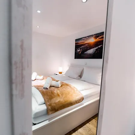 Moderne Stadtwohnung An Der Fussgaengerzone, Smart Tv, Kingsize-Bett, Couch, Kueche Passau Exterior foto
