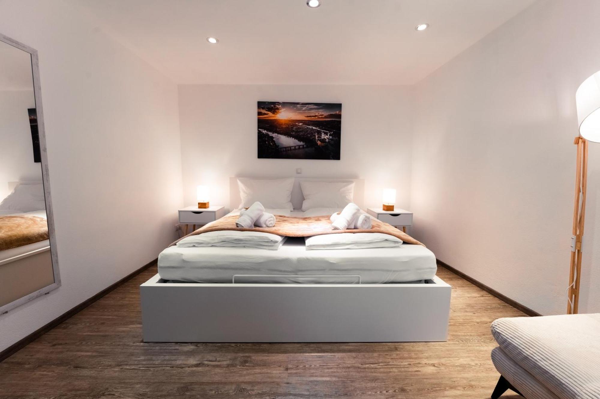 Appartement Moderne Stadtwohnung An Der Fussgaengerzone, Smart Tv, Kingsize-bett, Couch, Kueche *