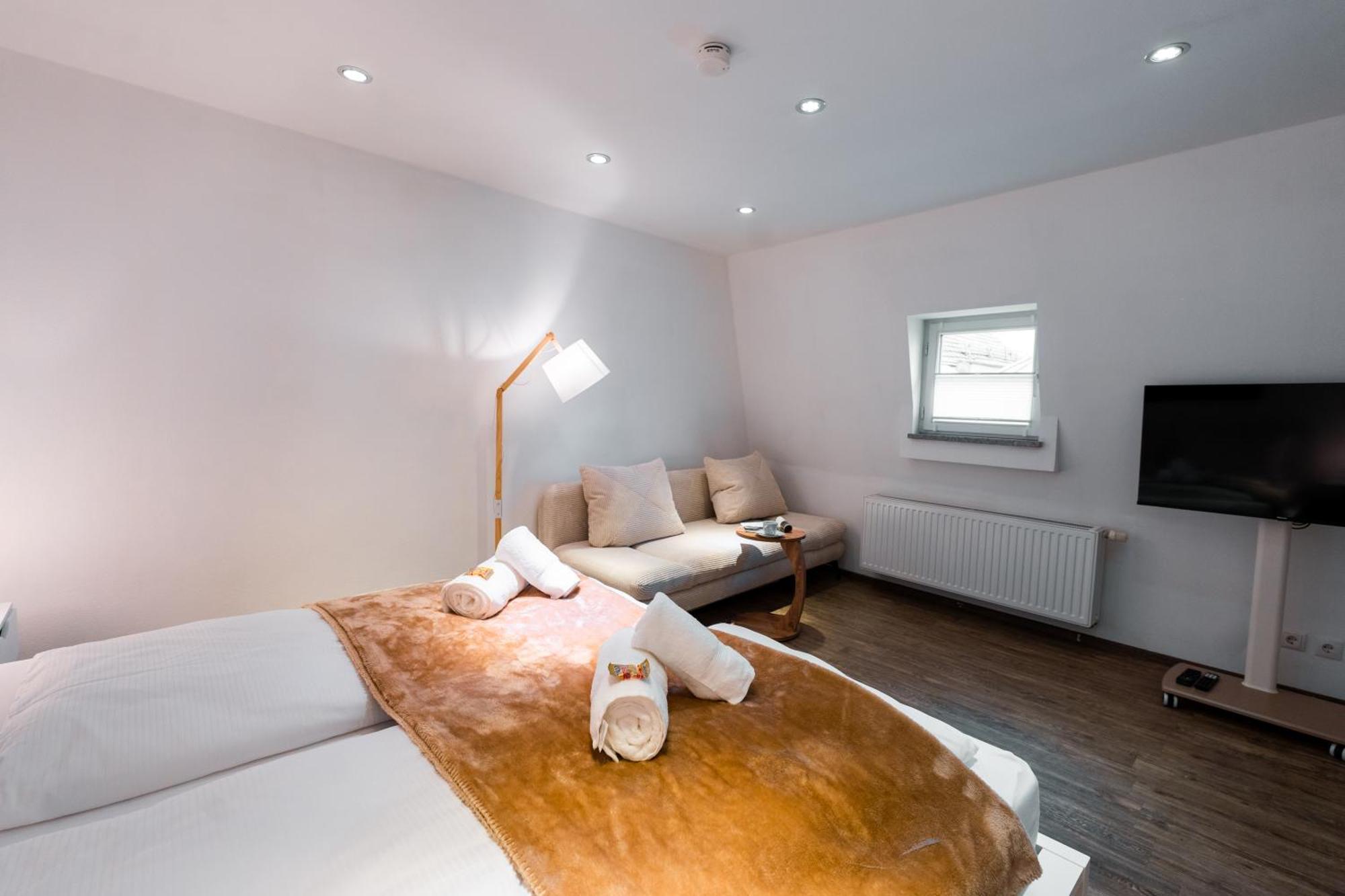Appartement Moderne Stadtwohnung An Der Fussgaengerzone, Smart Tv, Kingsize-bett, Couch, Kueche *